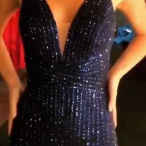 STUNNING ELLIE WILDE PROM DRESS